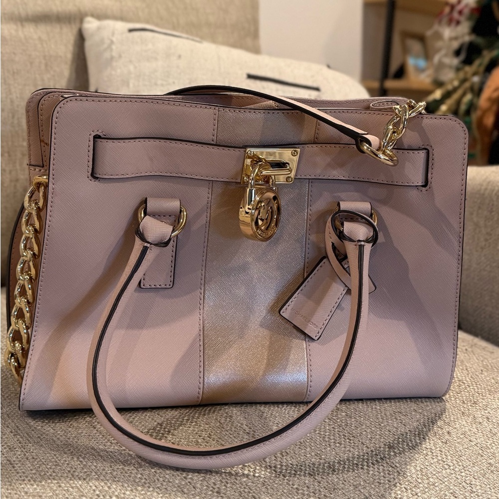 Michael kors medium size handbag